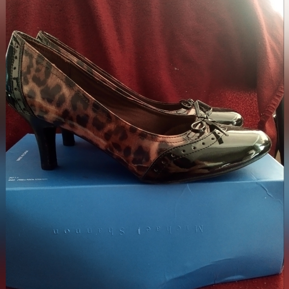 Like New LifeStride Women's Passport Pump, Leopard print, 8.5